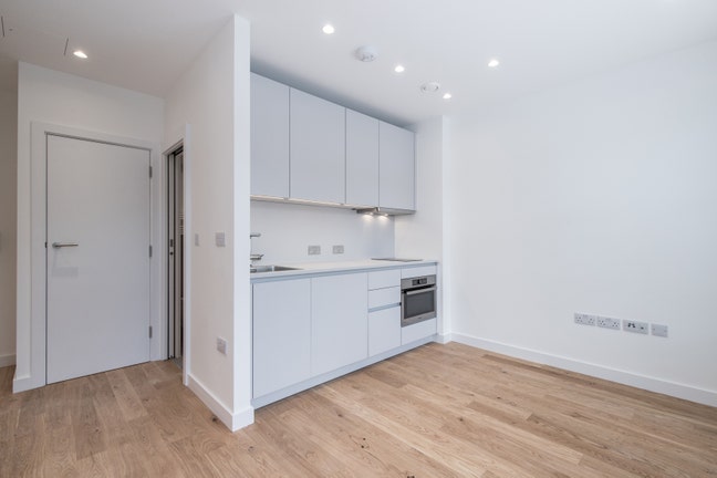 Studio Flat, Greencroft Gardens, NW6 Main Photo