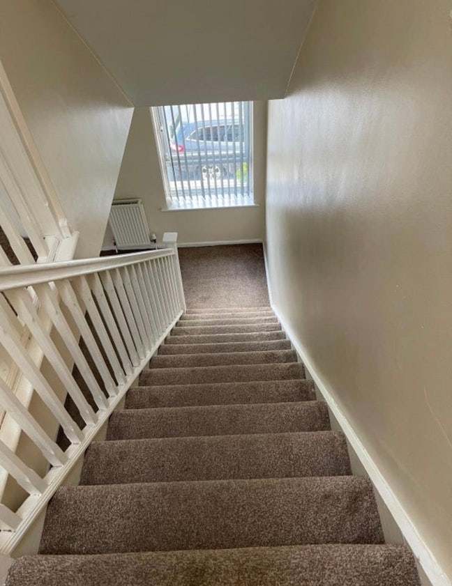 Stunning 4 Large Rooms Available - Female Only Main Photo