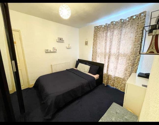 4 Bed House to Let - Barking IG11 7XF - £2700 Main Photo