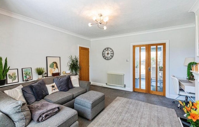 Furnished room in beautiful village  Main Photo