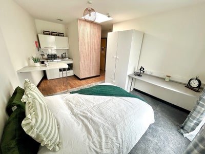 Modern Studio Available Now for quick move in Main Photo