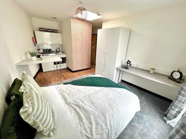 Modern Studio Available Now for quick move in Main Photo