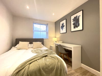 🏙️ Modern Furnished En-Suite Room – City Centre Main Photo