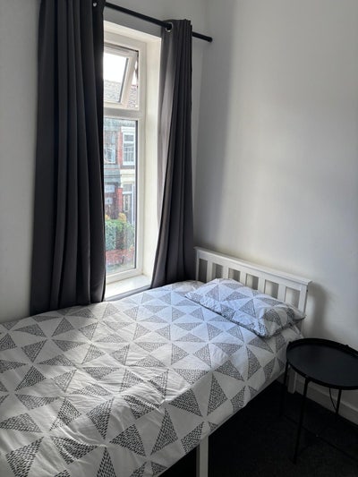 A Lovely En-suite room available to rent  Main Photo