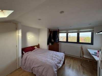 Double Room, en suite and a view Main Photo