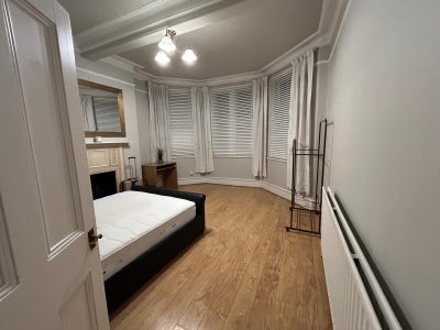 Spacious two-room, ideal for two or one person Main Photo