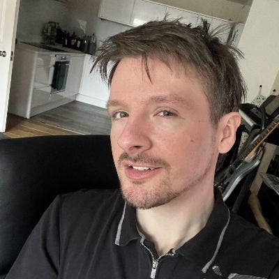 29M professional seeking flat share Main Photo