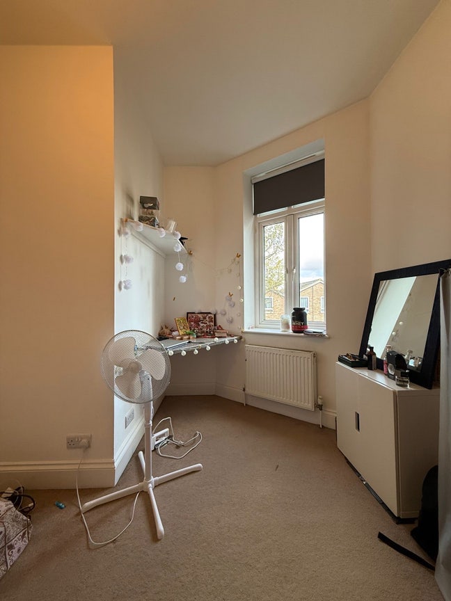 Beautiful Single room in the heart of Kingston Main Photo