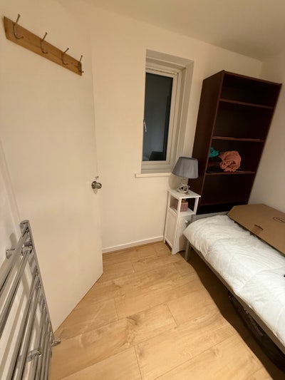 Renovated single room Main Photo