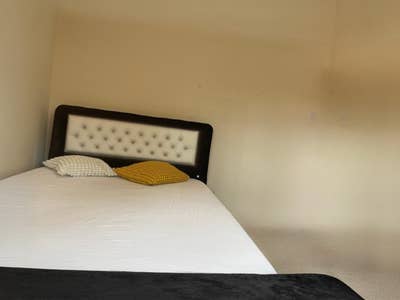 Double Room in a Peaceful Home Main Photo