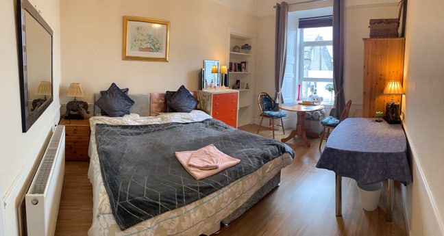 Spacious town centre room  Main Photo