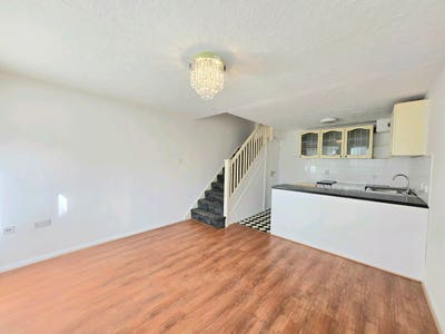 A charming and well-presented one-bedroom house  Main Photo