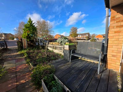 A charming and well-presented one-bedroom house  Main Photo