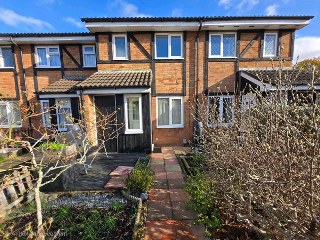 A charming and well-presented one-bedroom house  Main Photo