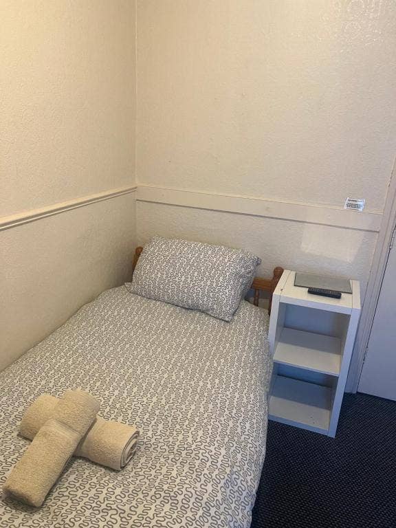 Rooms available  Main Photo