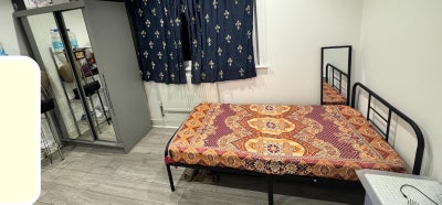 Room available for rent Main Photo