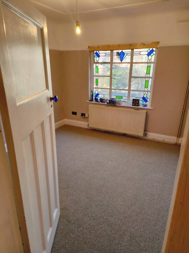 Double bedroom just off lark lane/sefton park  Main Photo