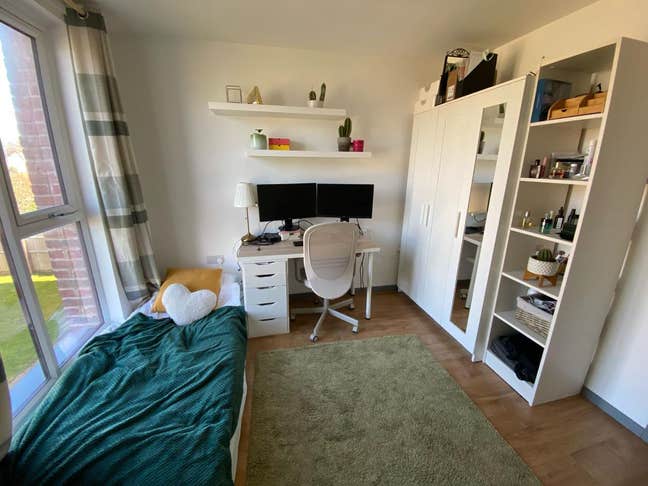 Small single Room  Main Photo