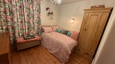 Sunny double, good storage, a happy relaxed  home Main Photo