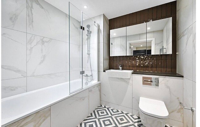 2 Bedroom 2 Bathroom NW7 MIll Hill - 2800pm Main Photo