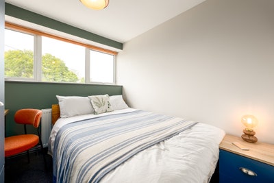 NEWLY Refurbished Ensuite rooms on Sandy Lane 🚗 Main Photo