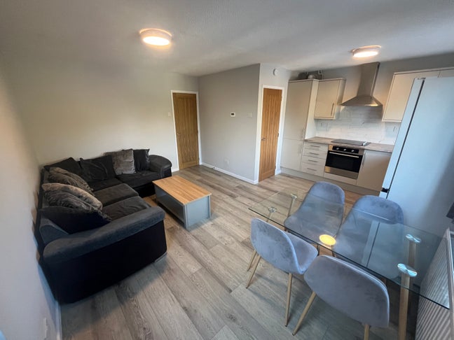 Recently renovated furnished apartment.  Main Photo