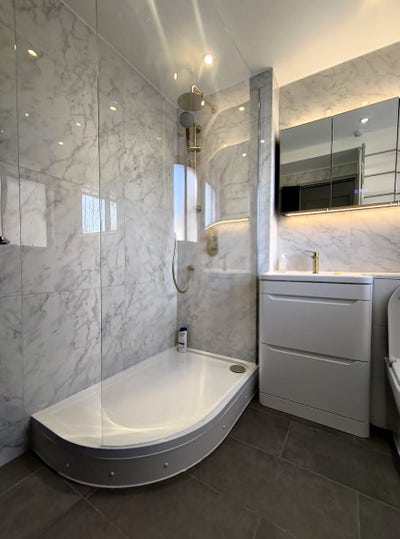 Quiet room by the City. LGBT. Plus bills &pound;250 Main Photo