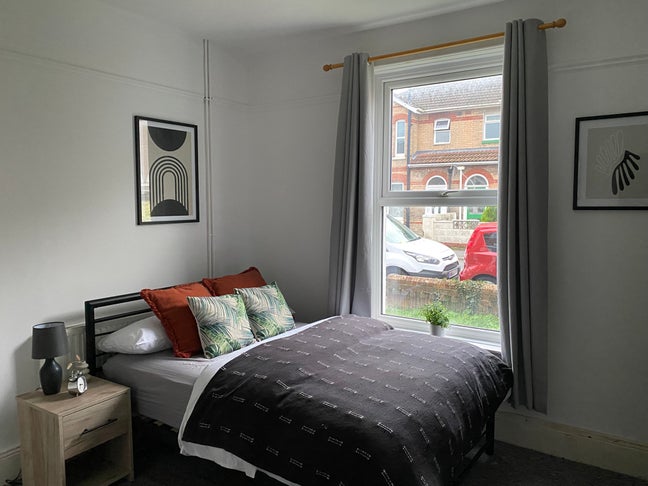 Lovely rooms, top location + 🚀🛜+🧹+🚗 🔥1 LEFT🔥 Main Photo