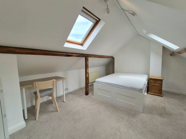 Double Room Available in Belle Vue Main Photo