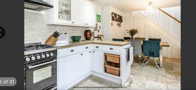 Room available in cottage in the heart of pakefiel Main Photo