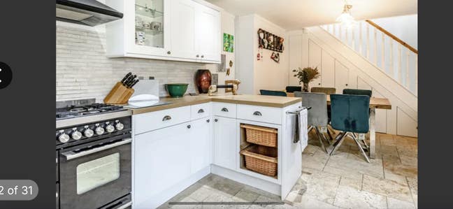 Room available in cottage in the heart of pakefiel Main Photo