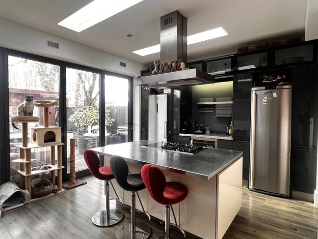 Beautiful house near Hammersmith by the river  Main Photo