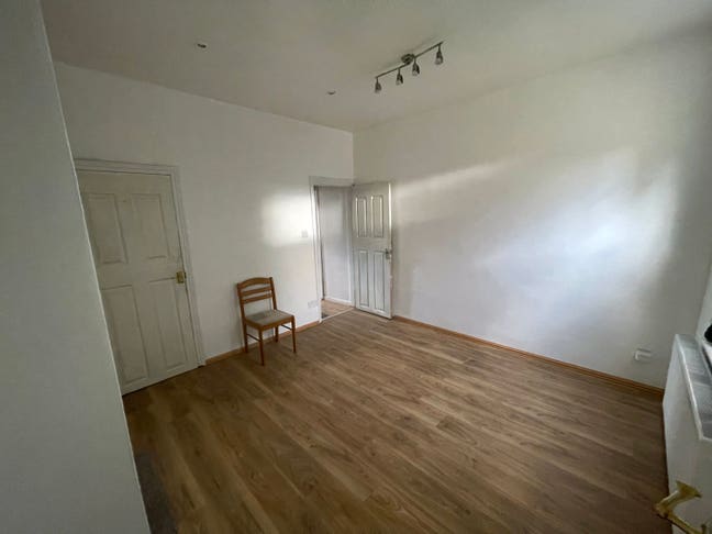 3 double rooms in a lovely quiet residential area Main Photo