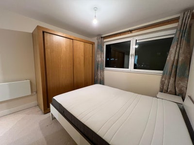 Ensuite Double Room | Female flatmate wanted  Main Photo