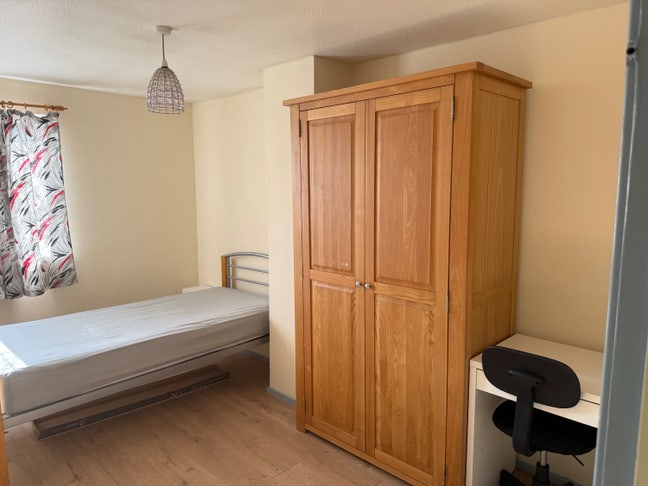 Single room available for rent  Main Photo