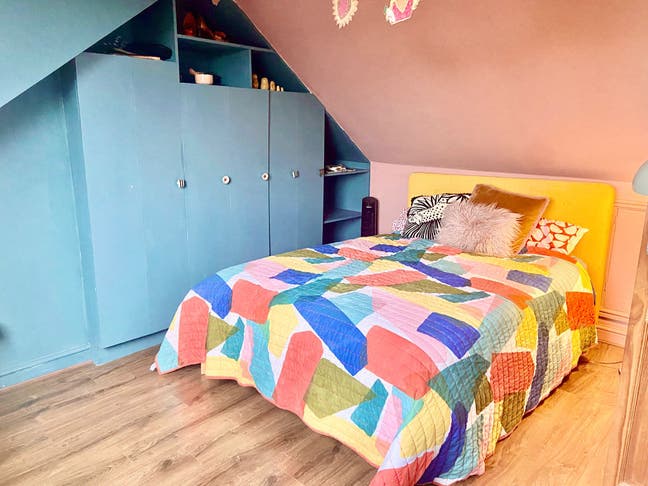 Double room with en-suite. Great views of Bristol  Main Photo