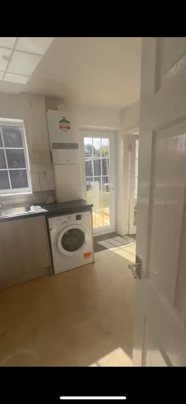 Furnished Double rooms for Rent—Students only  Main Photo