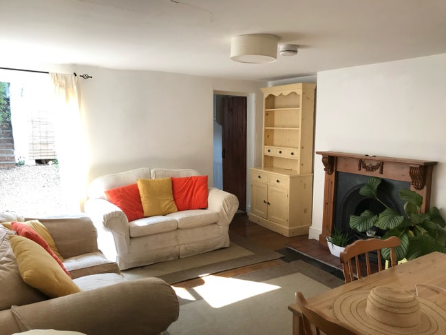 Four bed cottage Buckingham centre  01 January Main Photo