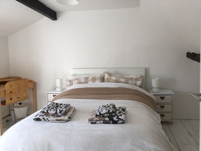 Four bed cottage Buckingham centre  01 January Main Photo