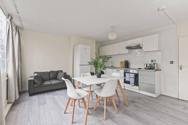 ⏬💸Huge Price Drop - Budget Rooms Available Asap Main Photo