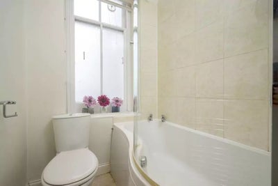 1 Bedroom Available in 3 Bedroom Chelsea Flat Main Photo