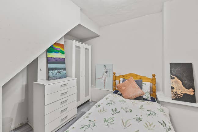 Needs to Go This Week - Lower Offers Welcomed! Main Photo