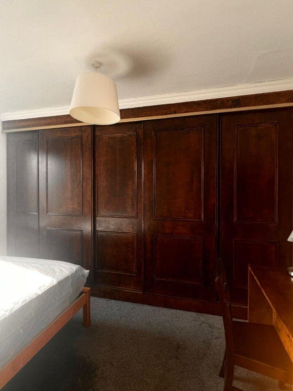 Doubleroom in Ferry Road Grove. Ready to move in Main Photo