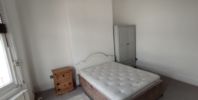 Large rooms to let, great location and quiet  Main Photo