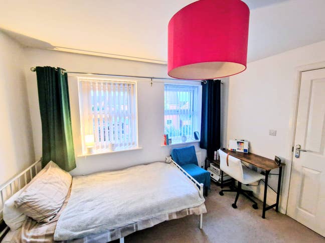 Double ensuite room in happy mum and toddler home Main Photo