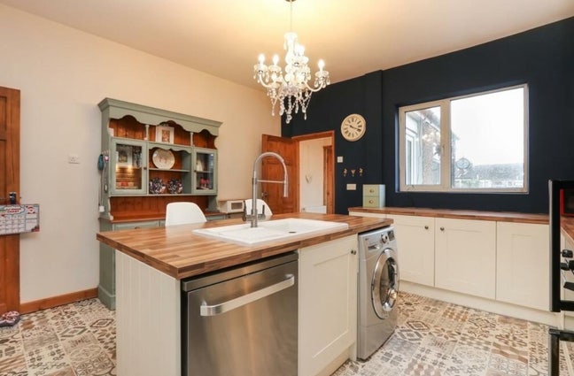 3 bedroom terraced house in north wingfield  Main Photo