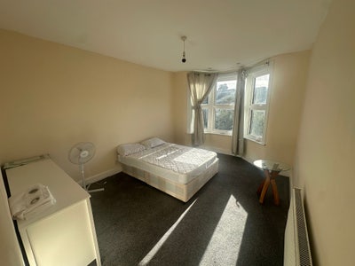 🤩Amazing 🖐️ rooms available from today!!  Main Photo