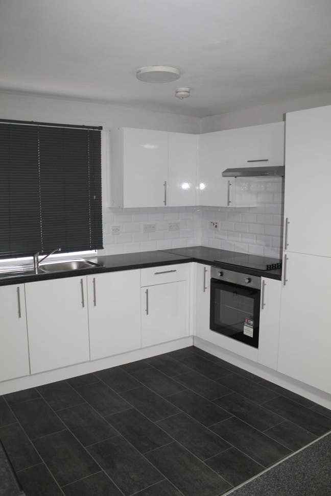 Prime City-Centre Studio Flat with Bills Included Main Photo