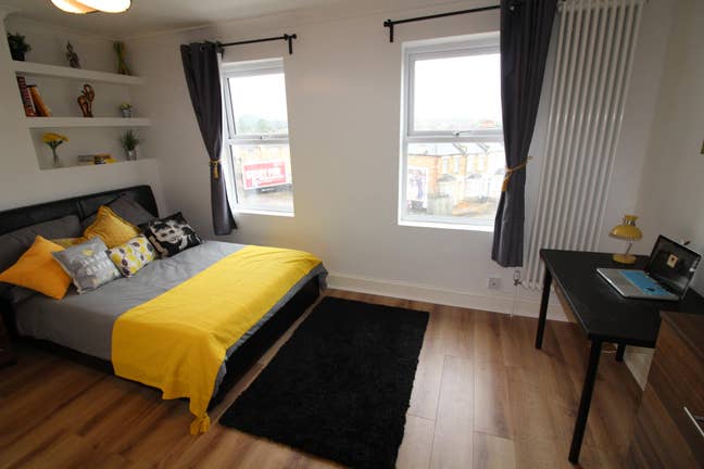 💥 Lovely Double En-Suite Room in Gravesend 💥 Main Photo