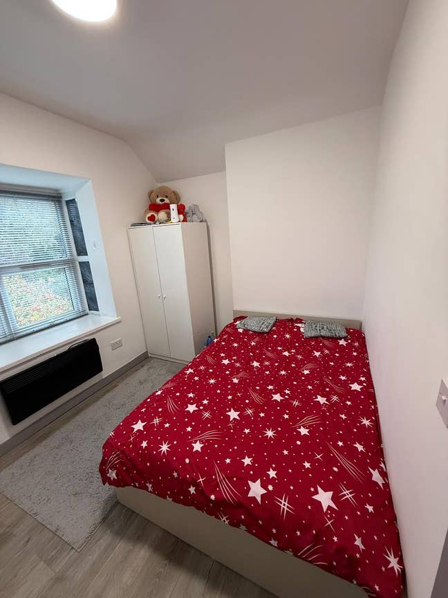 Ensuite flat n Beaconsfield HP9 2PD Main Photo